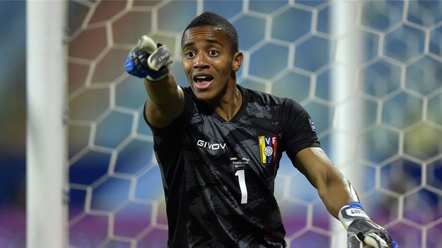 Wuilker Faríñez, arquero de la selección venezolana. Foto: Pedro Vilela/Getty Images