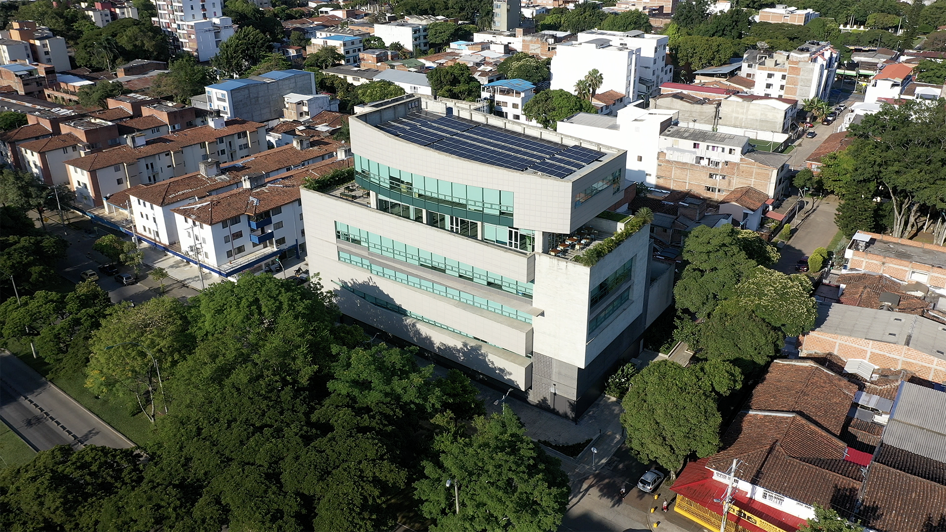 Sede de la Fundación WWB Colombia / Cali - Colombia. Suministrada por la  Fundación WWB Colombia