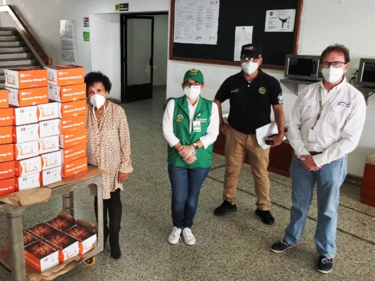 Refinería de Cartagena entrega al Distrito 14.400 pruebas para COVID-19