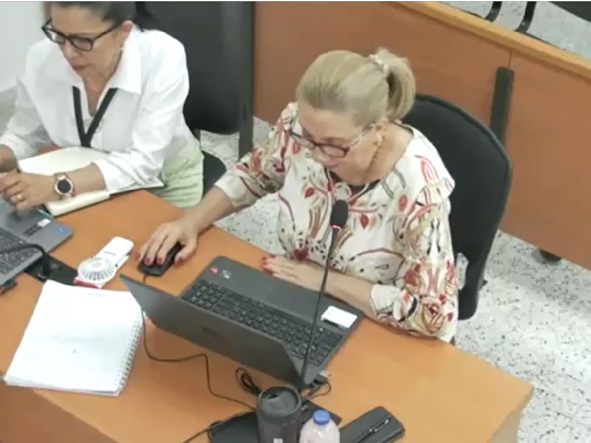 Fiscalía cita a perito informático ante “abundante información” en celular de Nicolás Petro