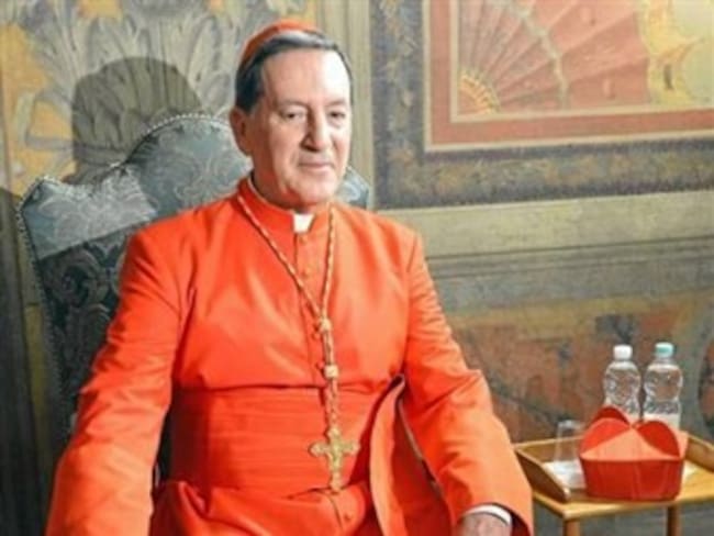 Cardenal Rubén Salazar visita monasterio en Italia para reflexionar sobre el Cónclave