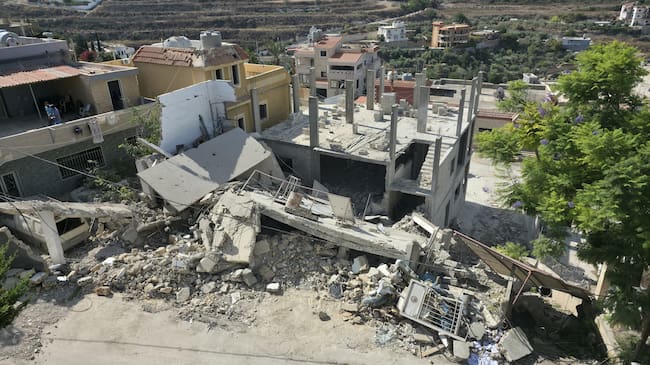 TYRE, LEBANON - SEPTEMBER 5: A building is heavily damaged following an Israeli army airstrike targeting a house in the town of Ramadiyeh, in Tyre, Lebanon, on September 5, 2026. One person killed and several others injured in the attack. (Photo by Mohamad Zanaty/Anadolu via Getty Images)
