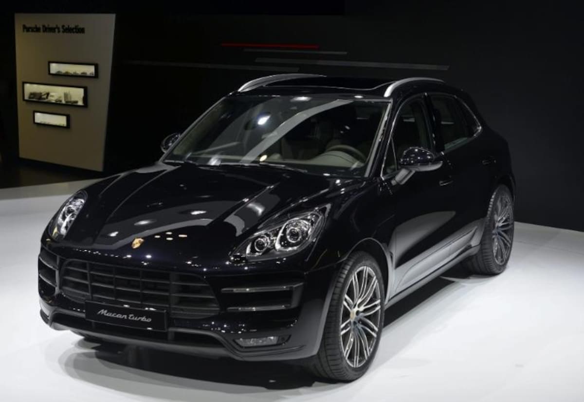 Vista del Porsche Macan Turbo presentado en el ámbito del 43º Salón del Automóvil deTokio (Japón)