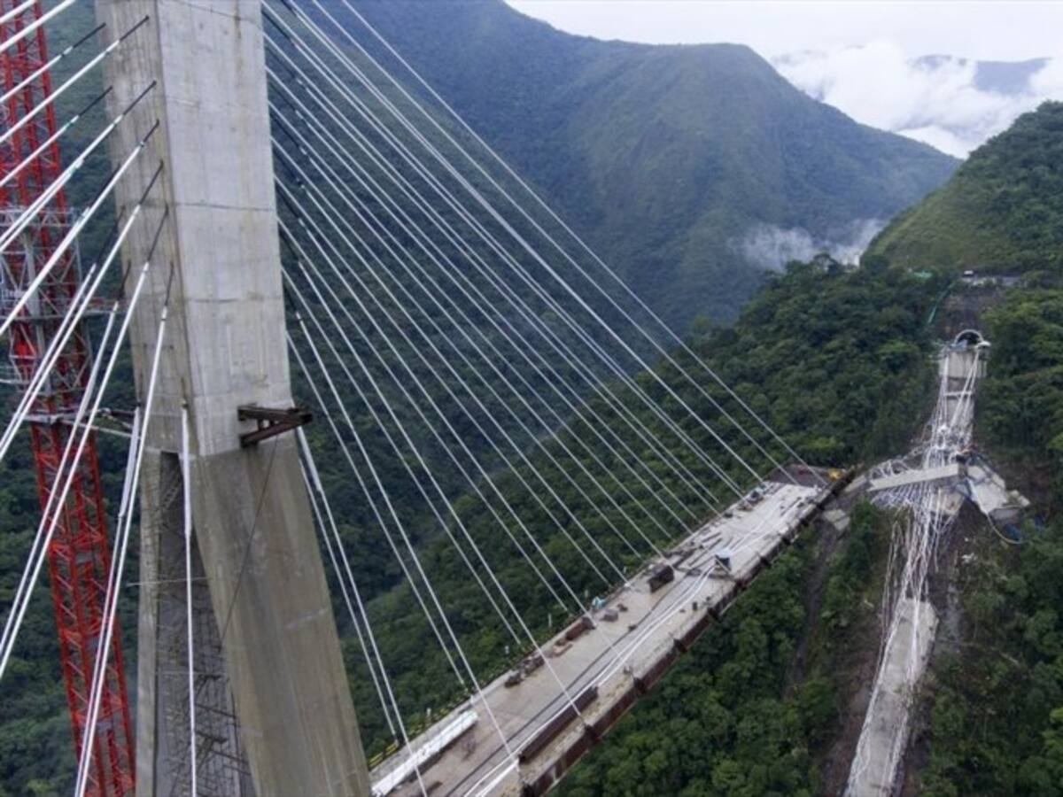 Avanza investigación por caída del puente Chirajara