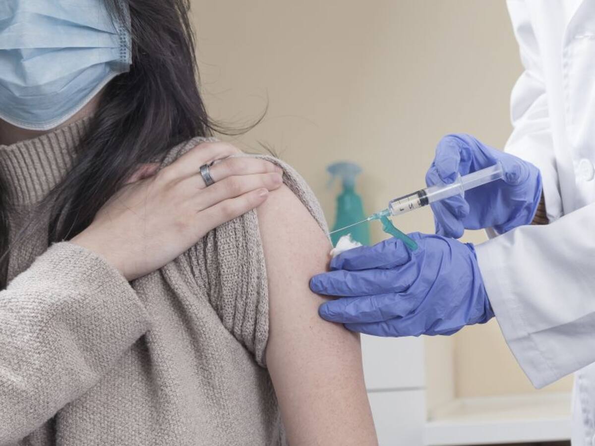 ¿Dónde vacunarse contra la COVID-19 hoy en Bogotá?