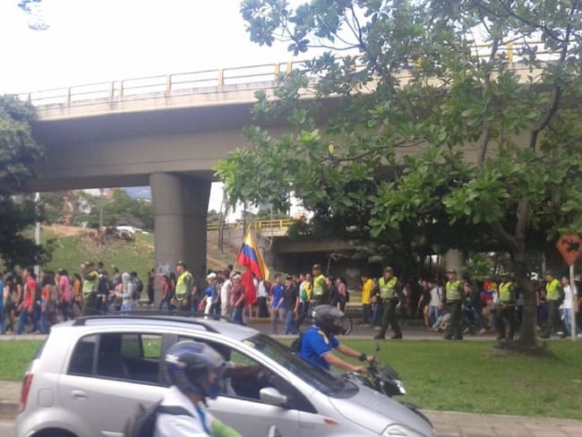 Marcha de estudiantes de la UIS bloqueó la ciudad