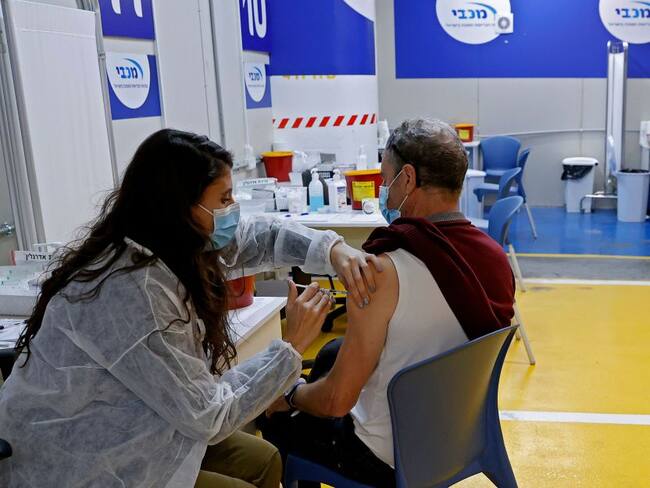 Centro de vacunación en Tel Aviv (Israel) donde avanza a mayor velocidad la inmunización contra el coronavirus.