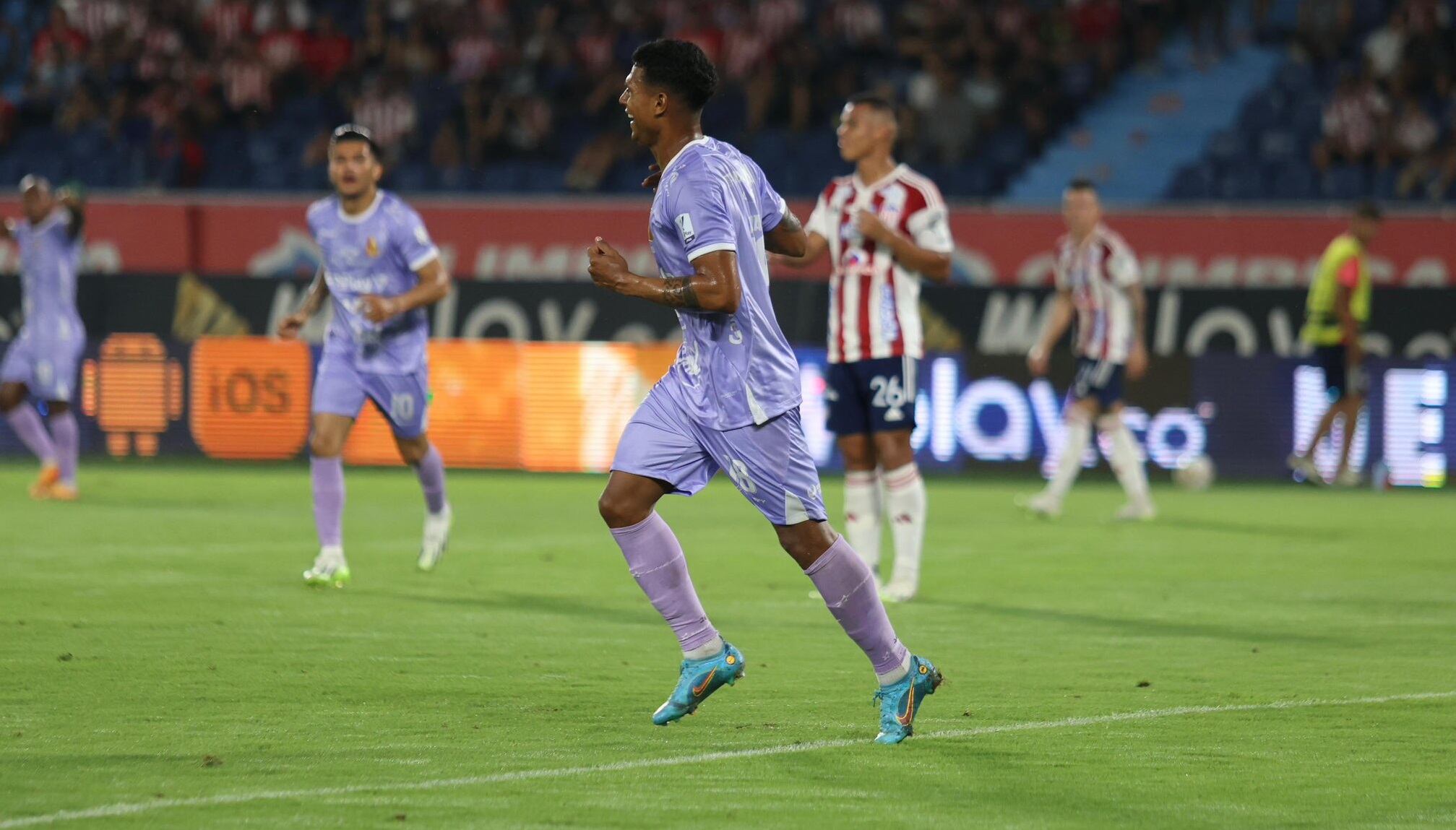 Estéfano Arango celebra el gol marcado al Junior / Foto: @cdtolima