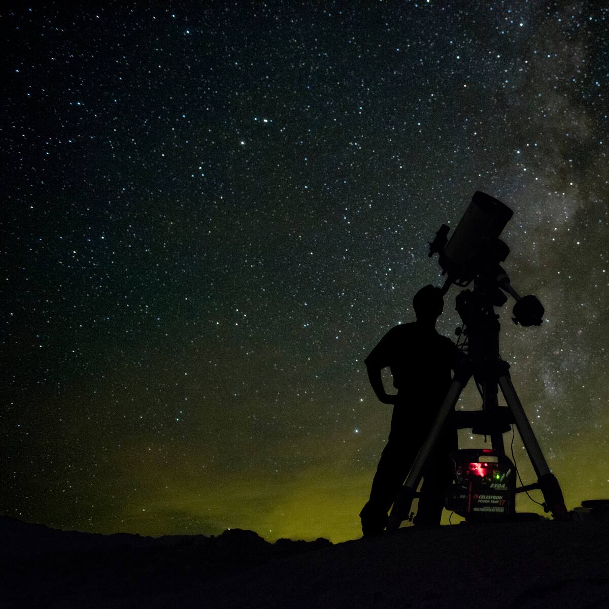 ¿Qué hay que estudiar para trabajar en una agencia espacial? Posibles cargos y salarios