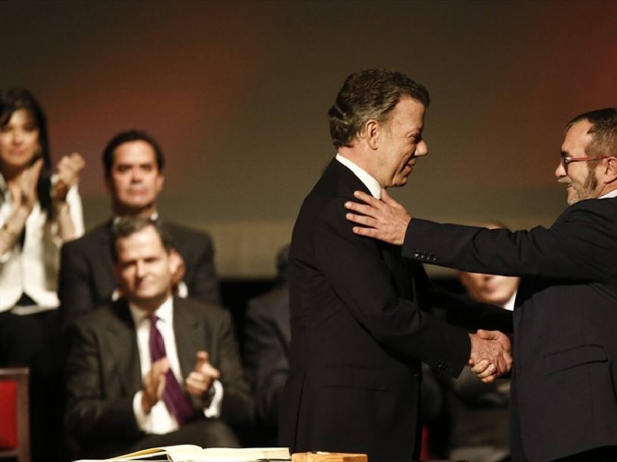 Los problemas se resuelven dialogando: Santos sobre reunión con Timochenko