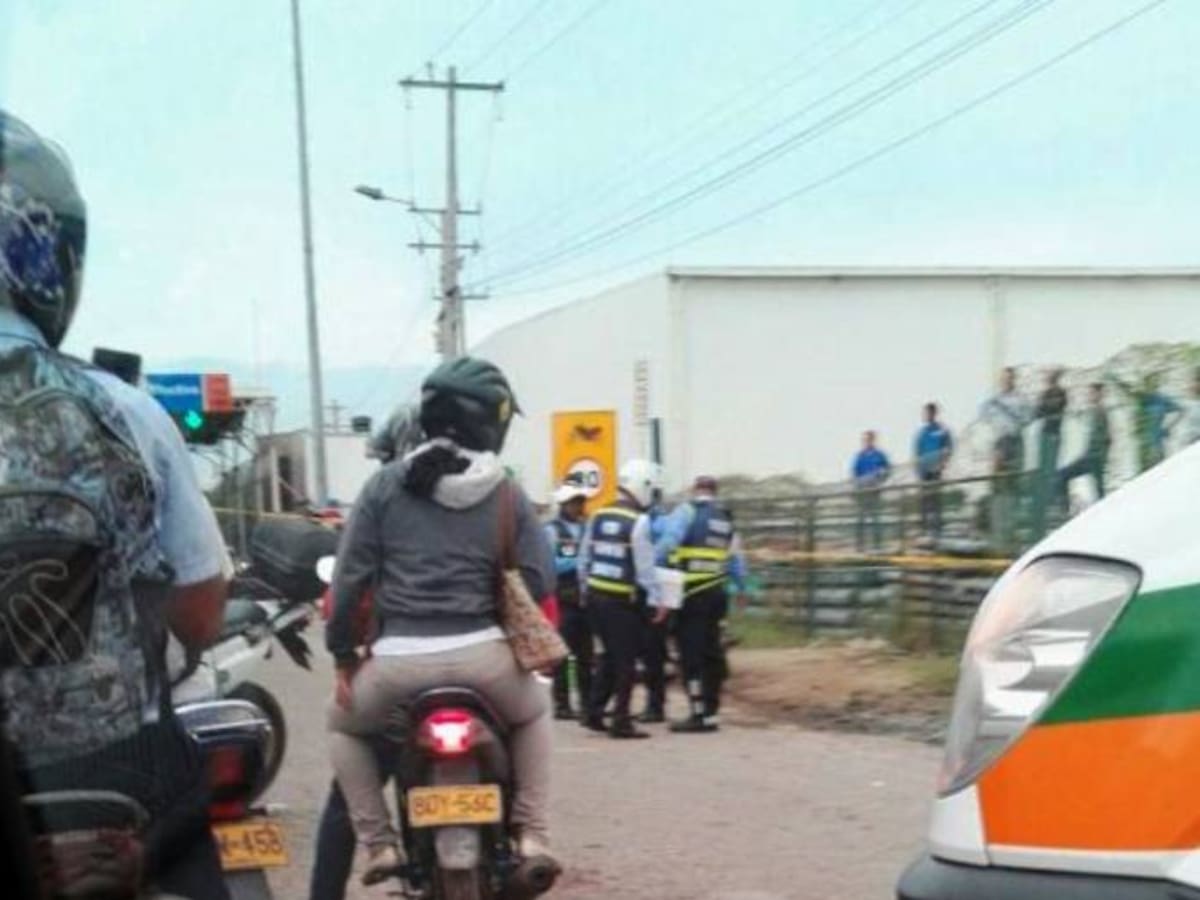 Autoridades de Cartagena buscan conductor de tractocamión que acabo con vida de motociclista