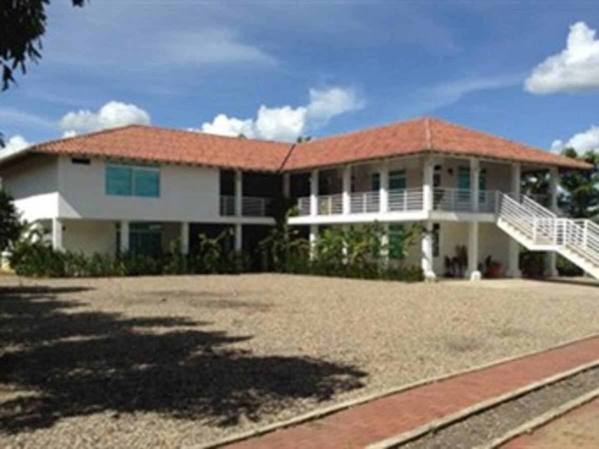 Revelan fotos de lujosos bienes incautados a exgobernador de Guaviare