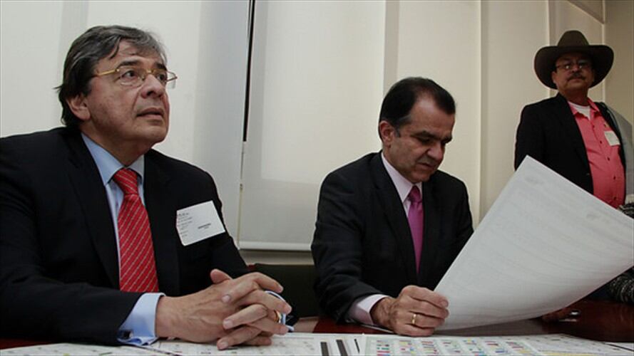 Carlos Holmes Trujillo. Óscar Iván Zuluaga. Foto: Colprensa. Foto: Colprensa