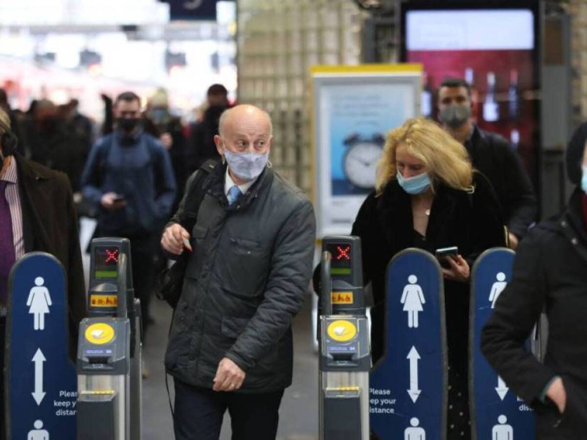 Cepa ómicron podría ser dominante en R. Unido a finalizar el 2021