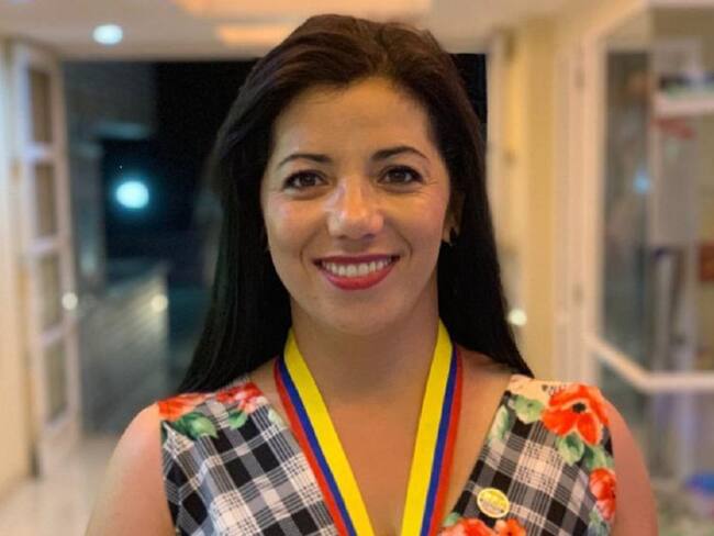 Claudia Ortega gana premio como Mejor Directora en Radio