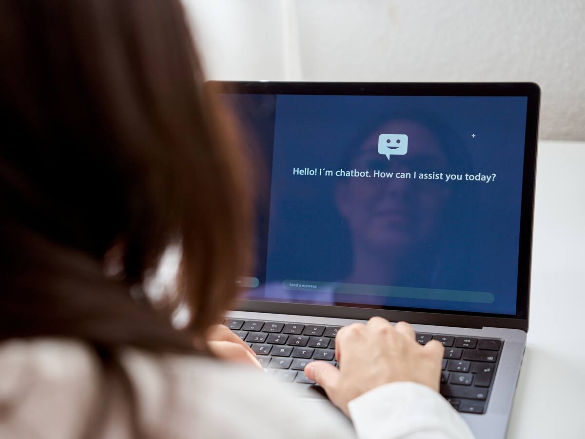 Parlamento Europeo aprueba ley que regula uso de IA en la UE