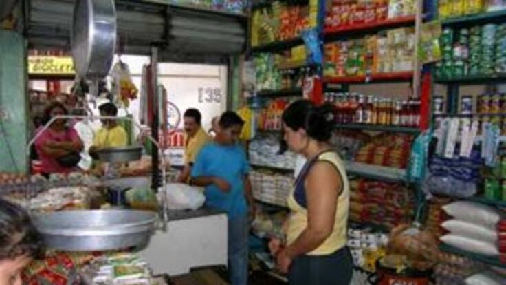 El 55% de los colombianos prefieren comprar en la tienda de barrio