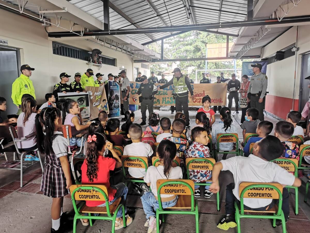 Con ‘Frentes escolares’ la policía garantiza seguridad en colegios del Tolima