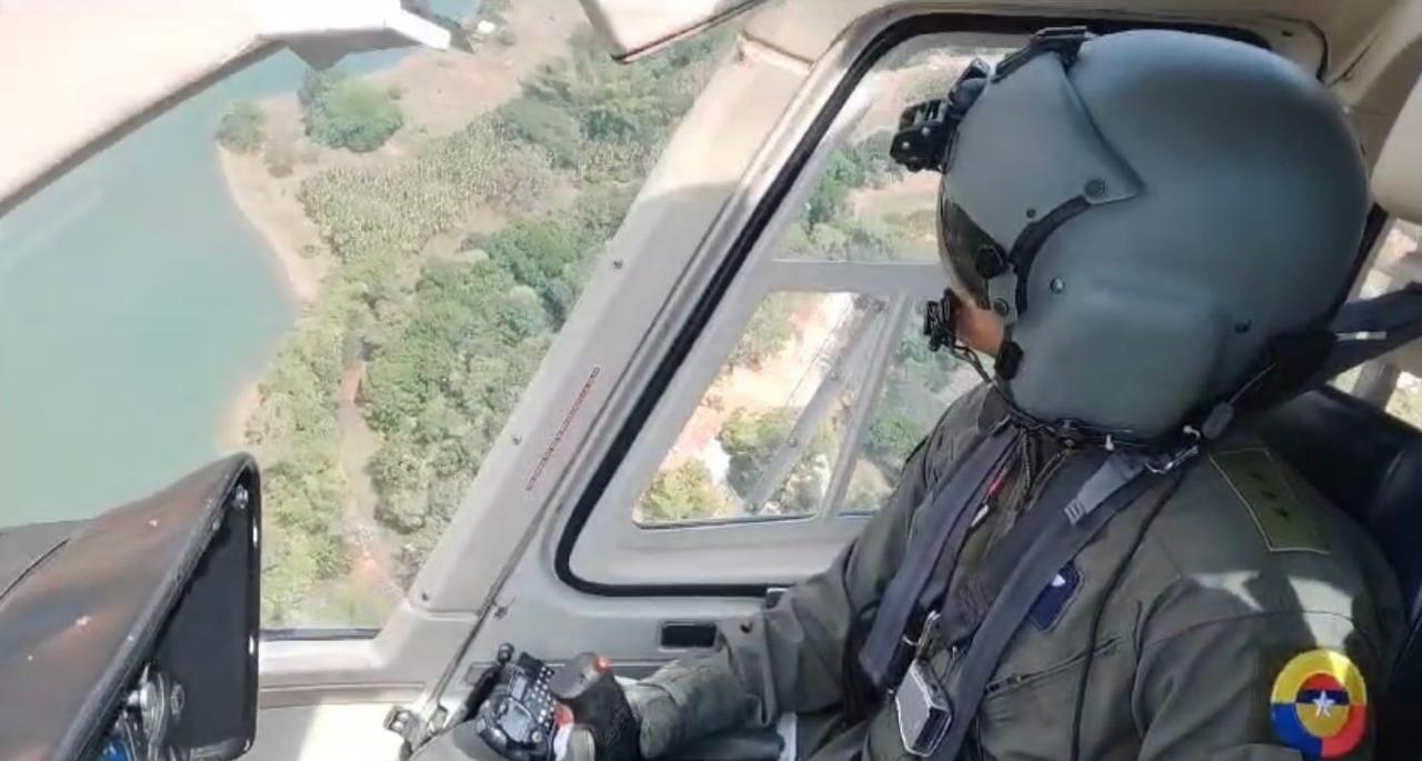 El helicóptero Bell-206 Ranger adelanta los sobrevuelos.