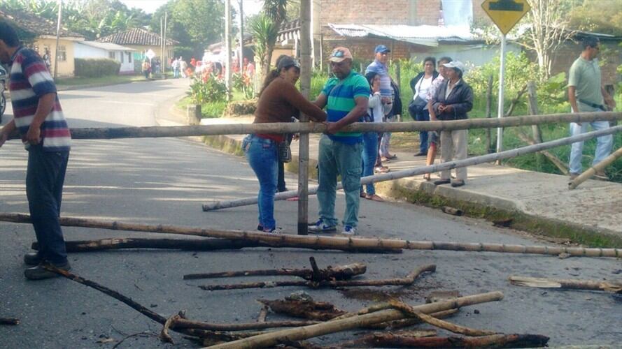 Las comunidades indígenas reclaman como ancestral un predio que hoy está en manos de la Parroquia de Julumito. Los campesinos se oponen e impidieron un acto de posesión.. Foto: Cortesía Richard Calpa