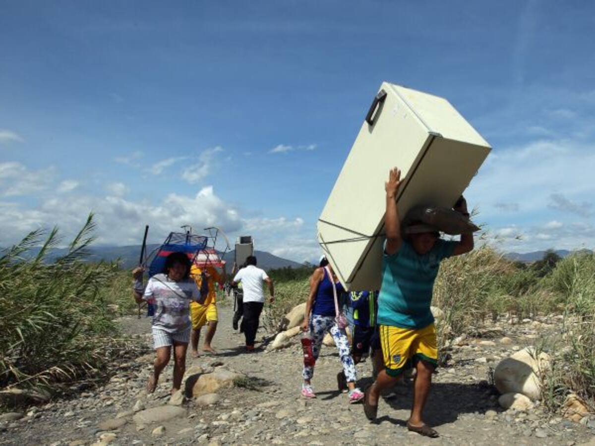 Van 1.113 colombianos deportados desde Venezuela