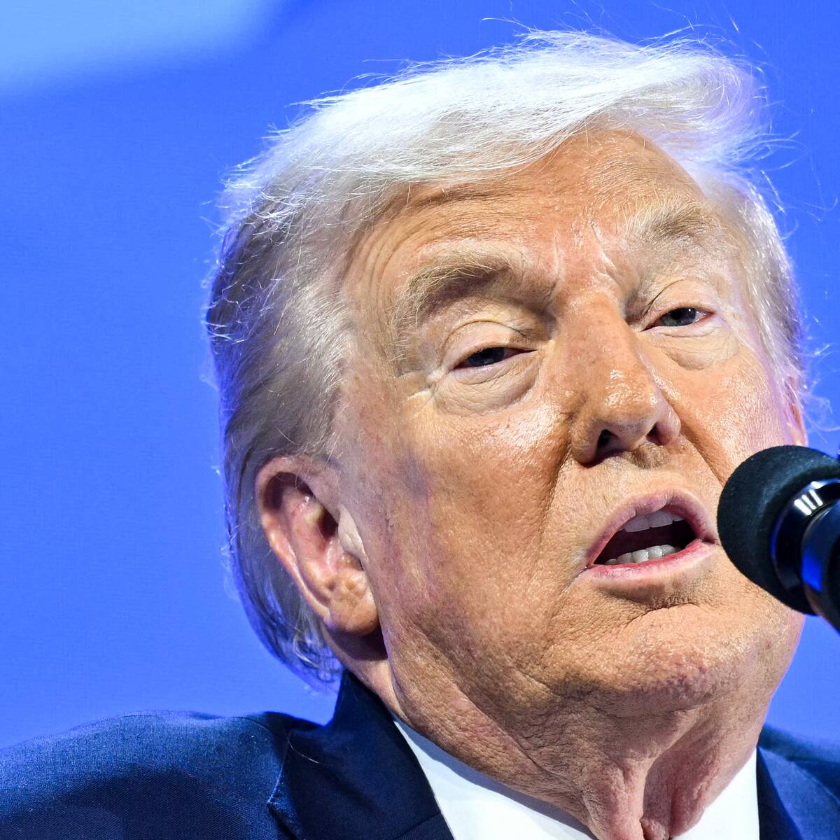 Trump descartó usar la fuerza en Groenlandia y exigió “negociaciones inmediatas” para su compra