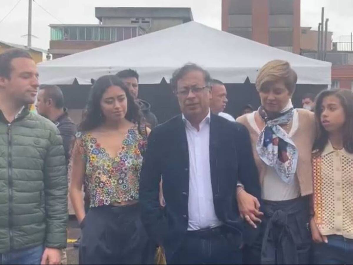 Gustavo Petro votó en elecciones: afirmó que hay dos alternativas