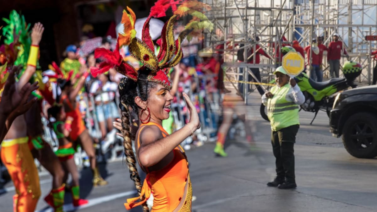Atención: Cierre parcial en la Vía 40 por montaje de palcos del Carnaval de Barranquilla