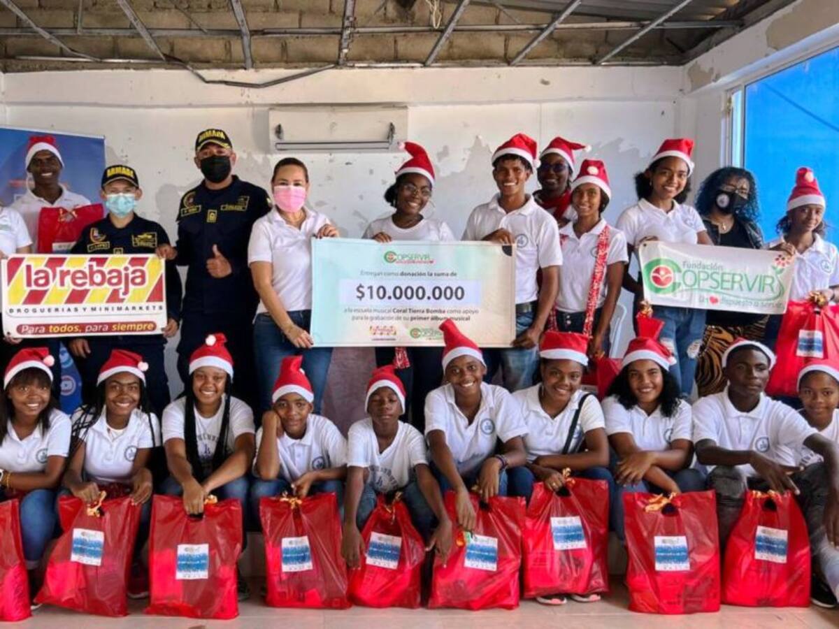 Fundación Copservir entregó regalos a niños de la Coral Tierrabomba