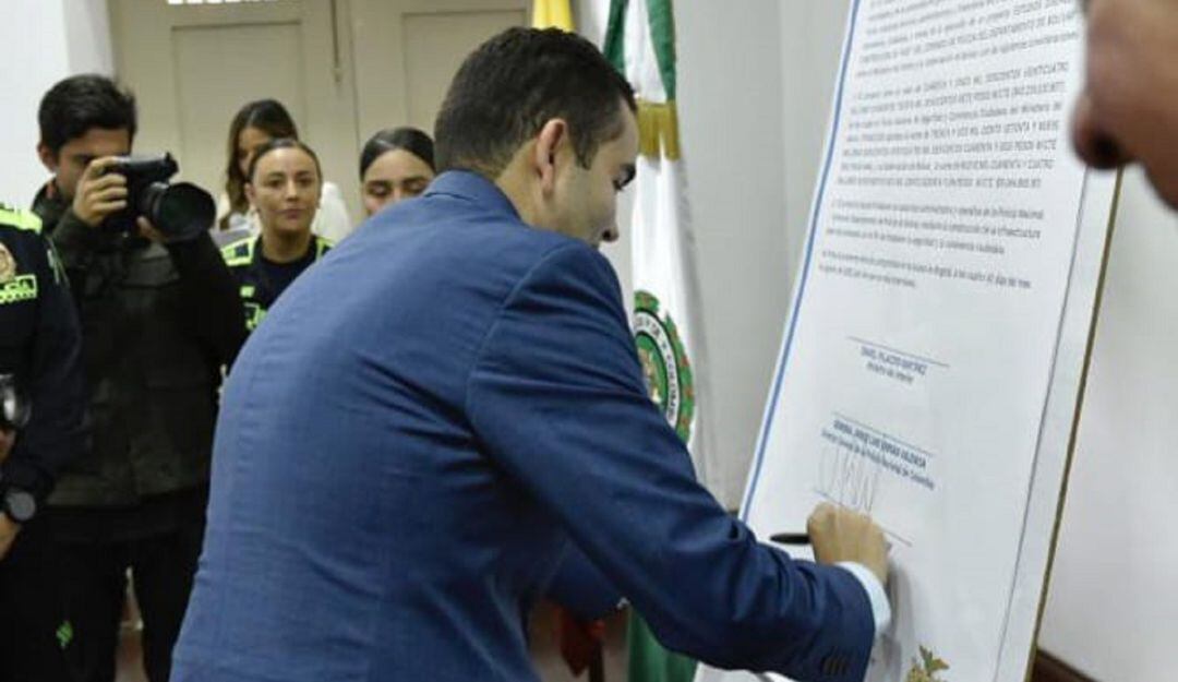 Comando de policía en Arjona