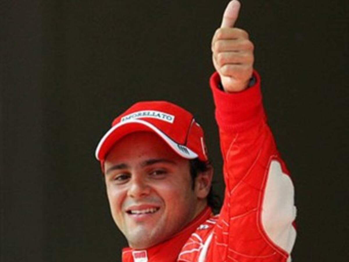 La salud del piloto Felipe Massa sigue mejorando en un hospital de Budapest