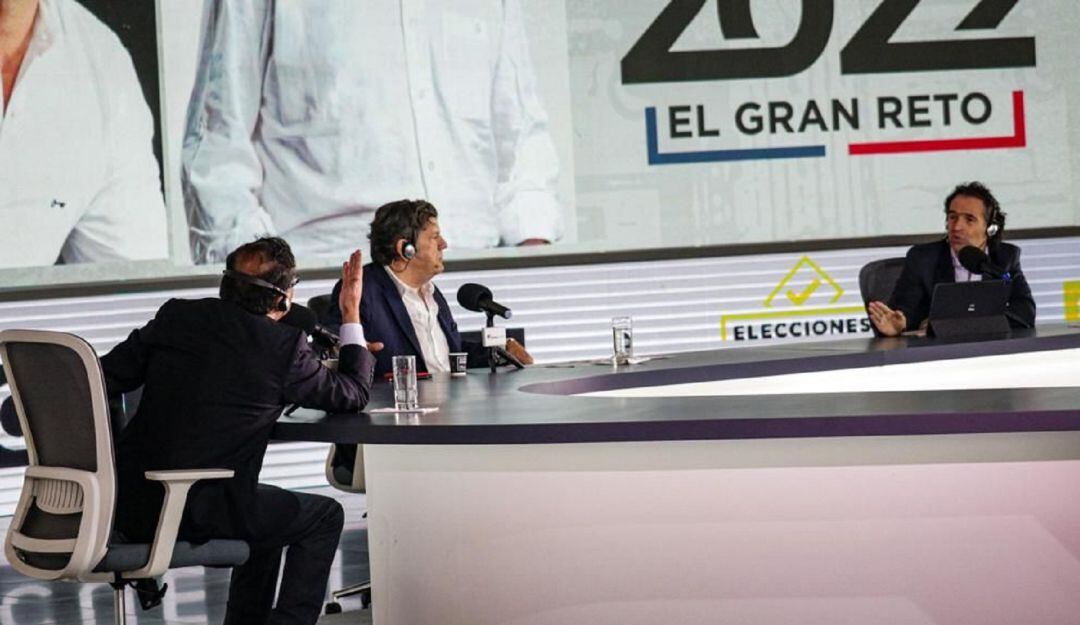 Fico cuestiona supuesta "ofensa" de Petro 