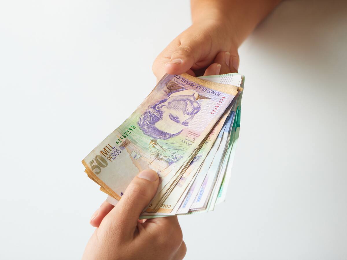 De cuánto era el salario mínimo en 2000 en Colombia: Así funcionaba el transporte público