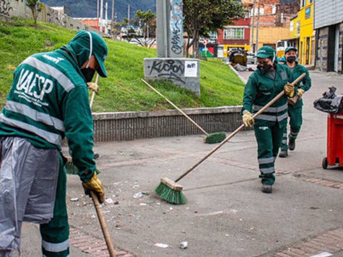 Cuarto concurso de artes plásticas para quienes limpian a Bogotá