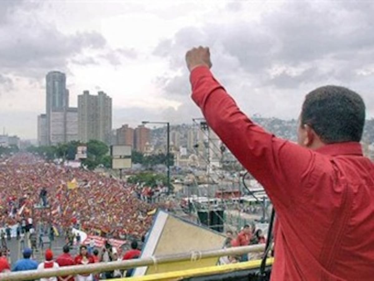 Chávez le advierte a la oposición que se prepare y que él ya es precandidato presidencial para el 2012
