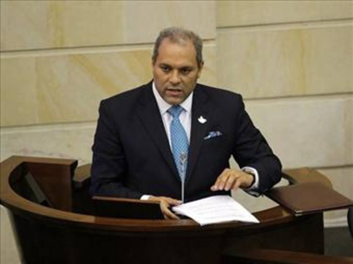 No aprobaremos proyectos a 'pupitrazo': José David Name