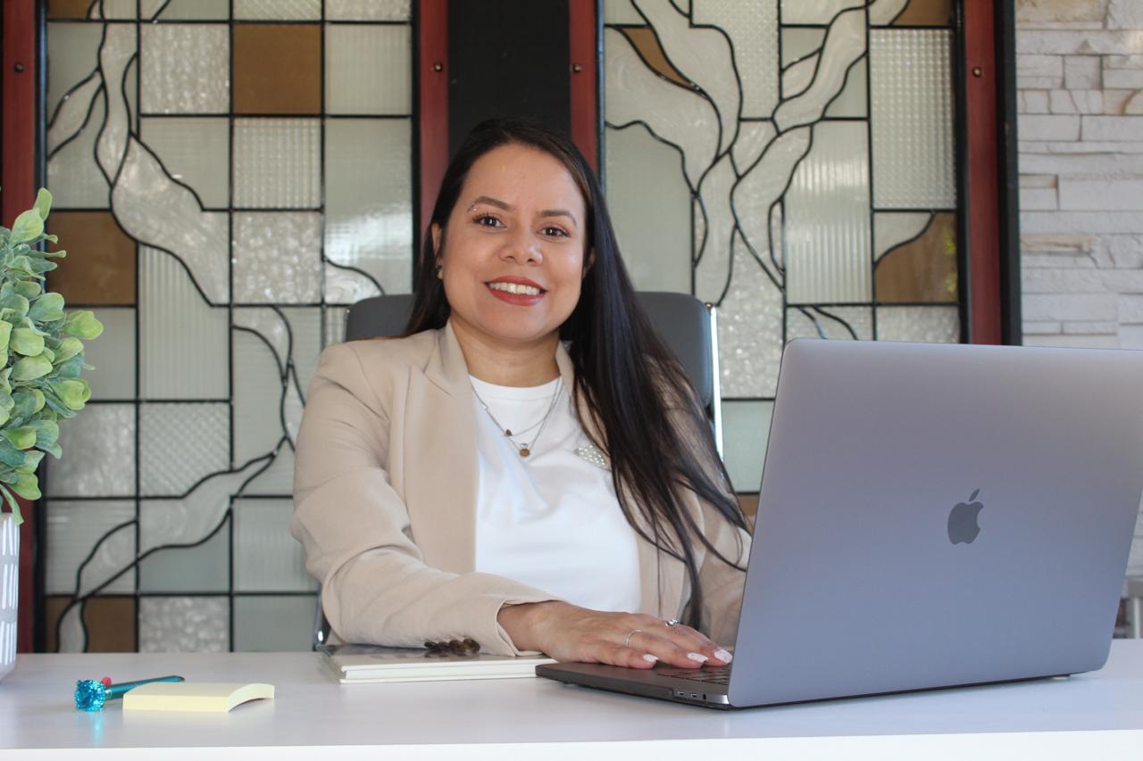Darlenis Dávila: una mirada creativa que conecta marcas y audiencias