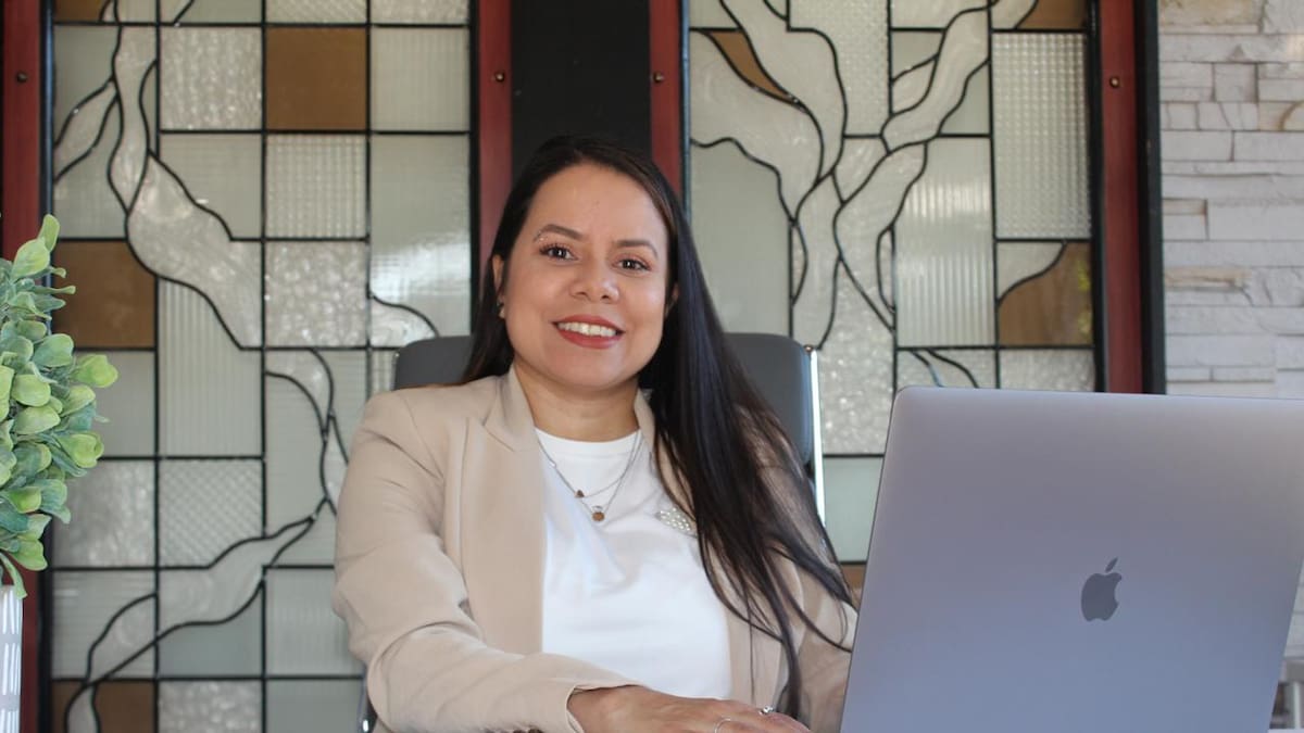 Darlenis Dávila: una mirada creativa que conecta marcas y audiencias