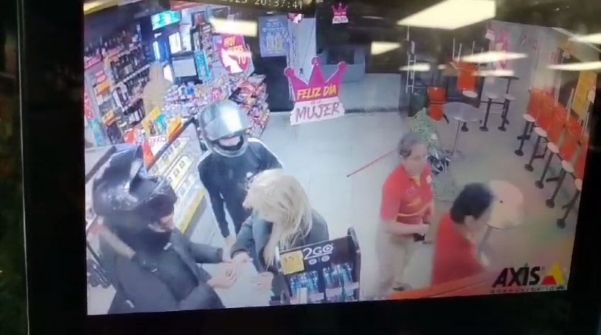 Robo en supermercado en el norte de Bogotá.