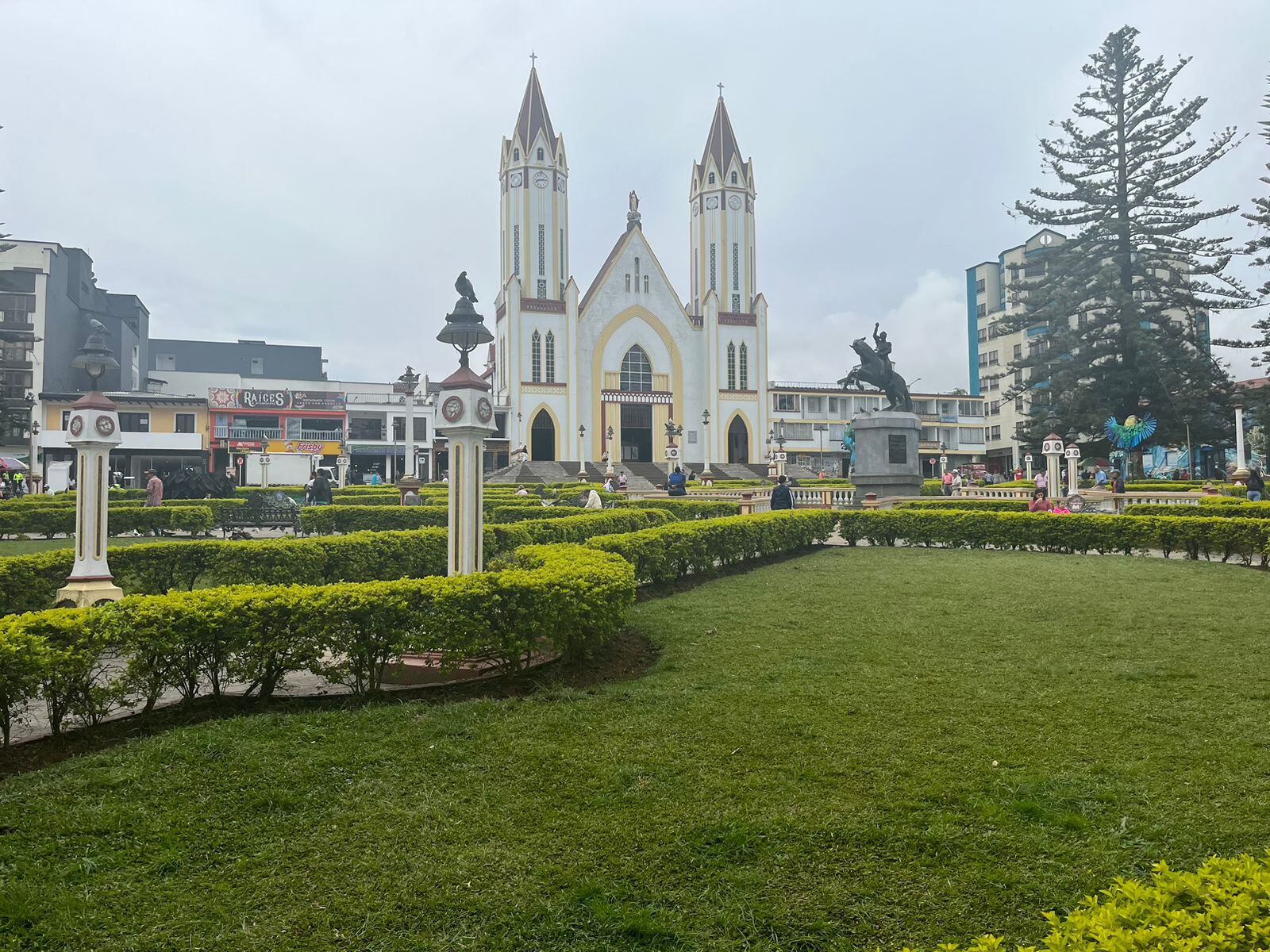 Caracol Radio Pereira.