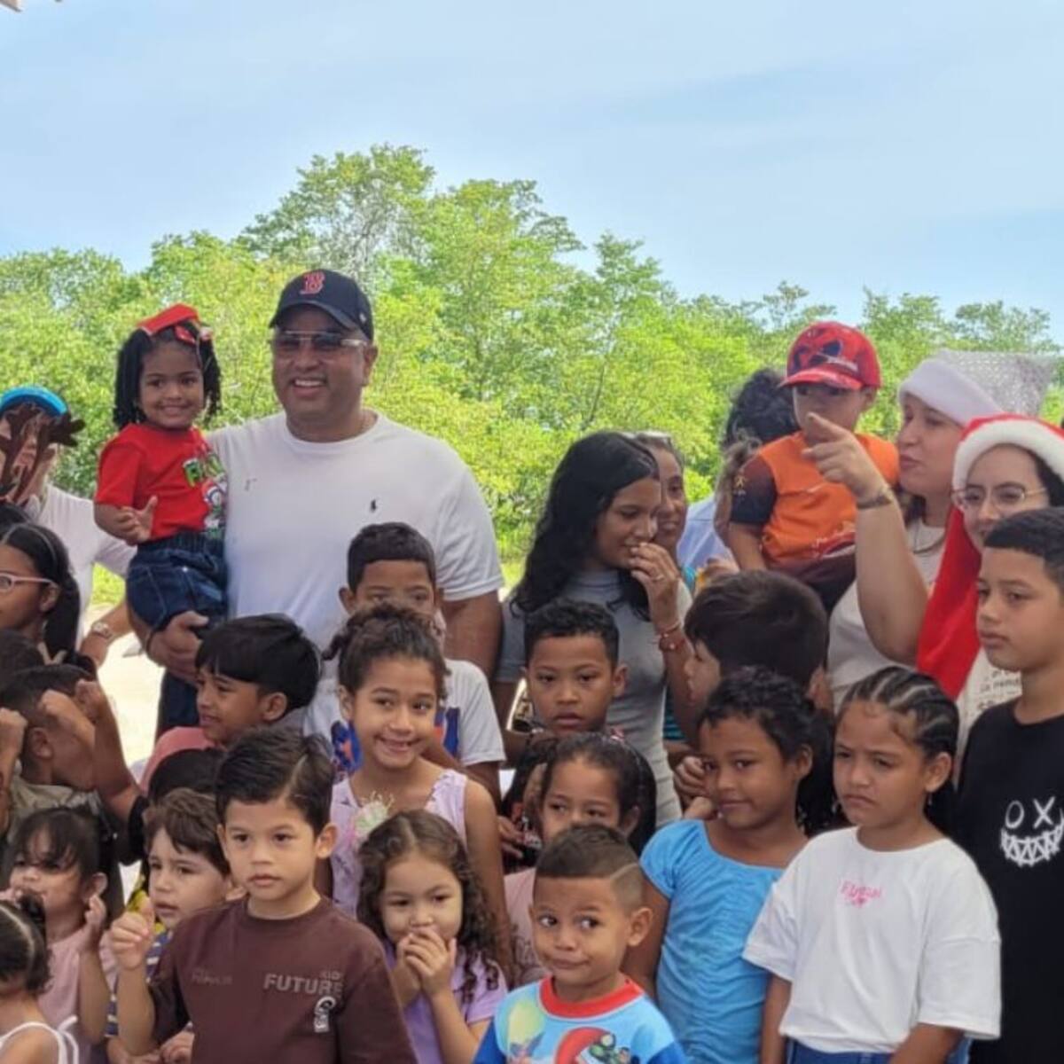 Caracol Radio y la C.R.A. llevan alegría a los niños del Atlántico