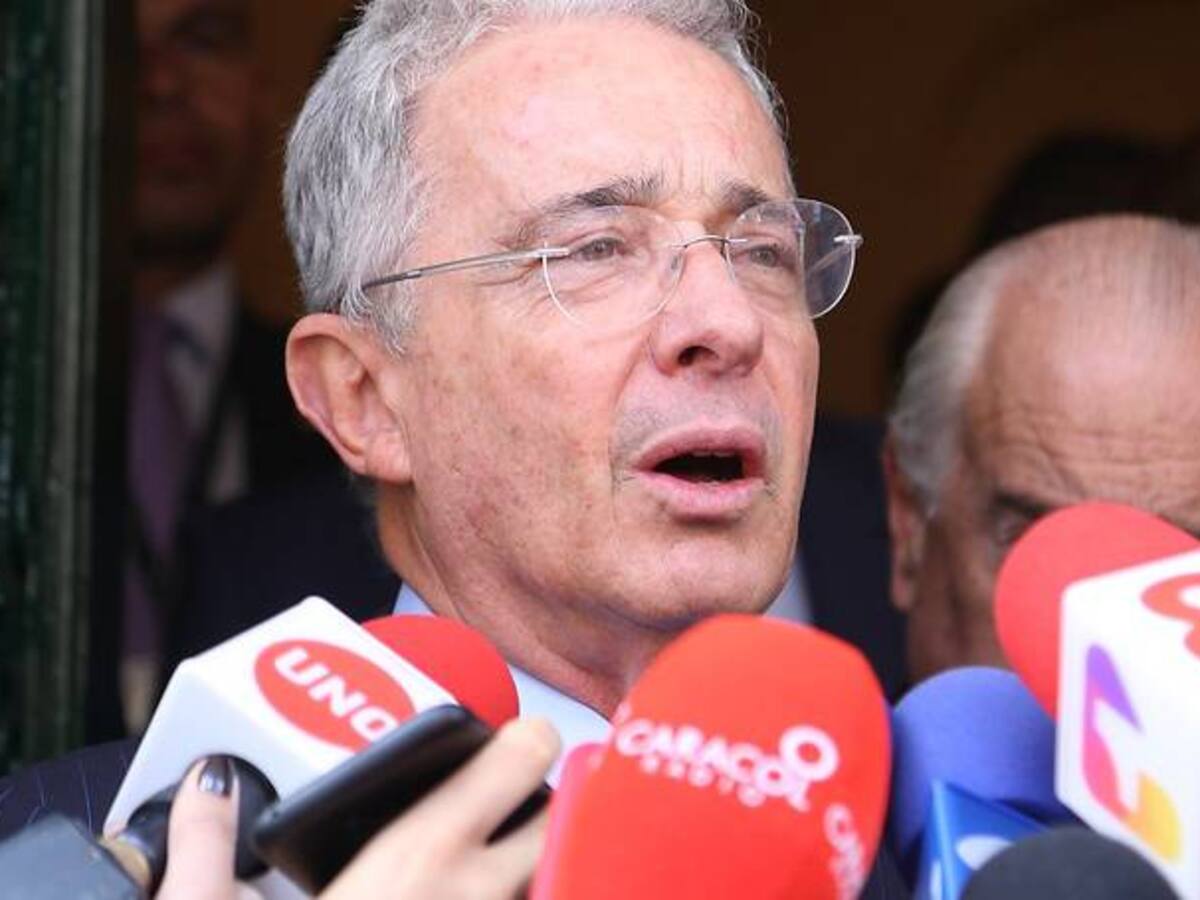 Sin aval del gobierno es imposible aumento salarial propuesto por Uribe