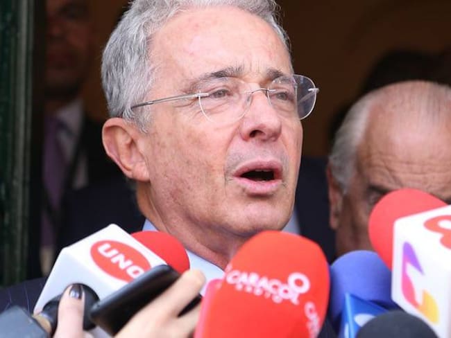 Sin aval del gobierno es imposible aumento salarial propuesto por Uribe