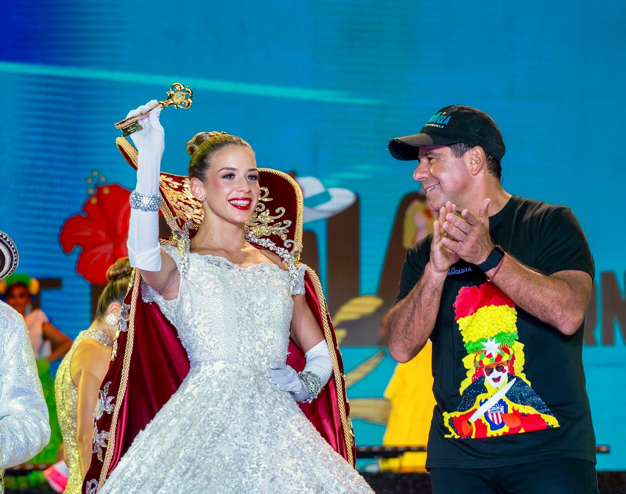 Tatiana Fernández De Castro y el alcalde Alex Char durante la noche de la Lectura del Bando. Foto: @AlejandroChar