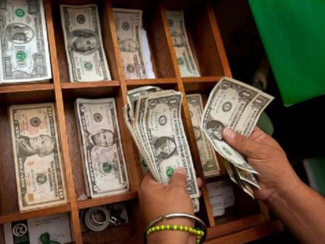 Dólar podría caer a los $ 3.000 por recuperación del precio del petróleo