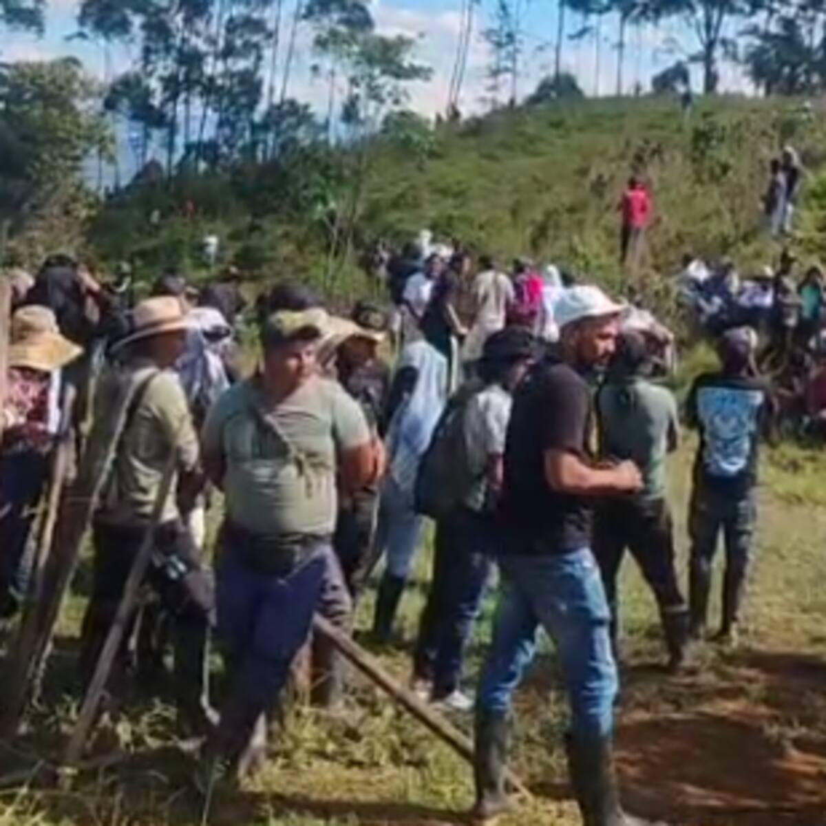 Ejército advierte que asonadas contra las tropas se deben a constreñimiento de las disidencias