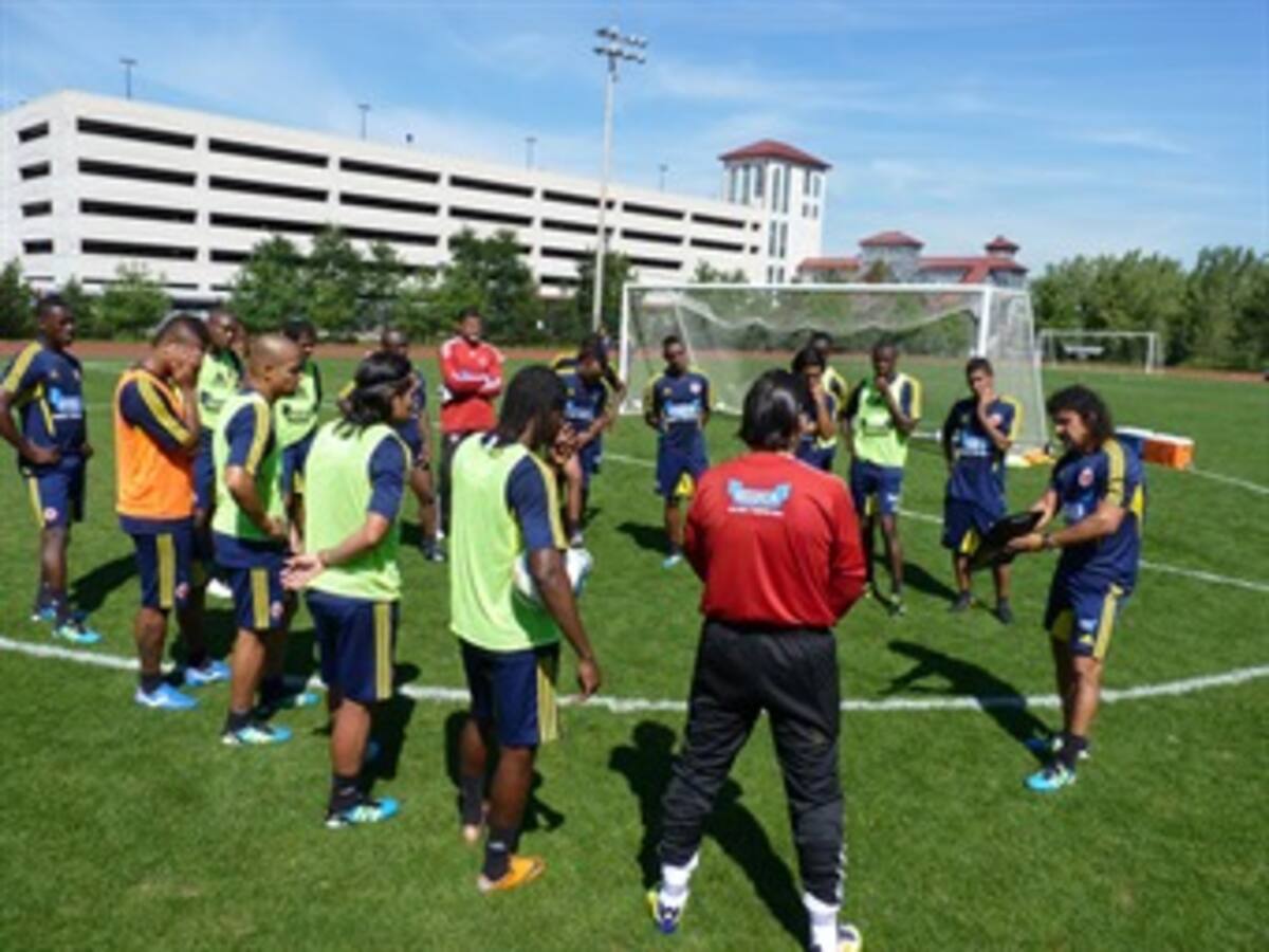 Colombia trabaja con 17 jugadores en New York a la espera de David Ospina