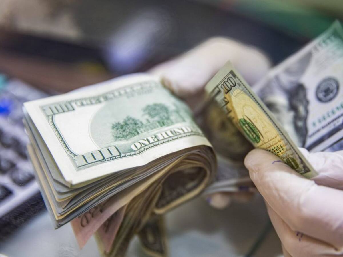 Precio del dólar cerró en $4.109,97, máximo de los últimos dos años