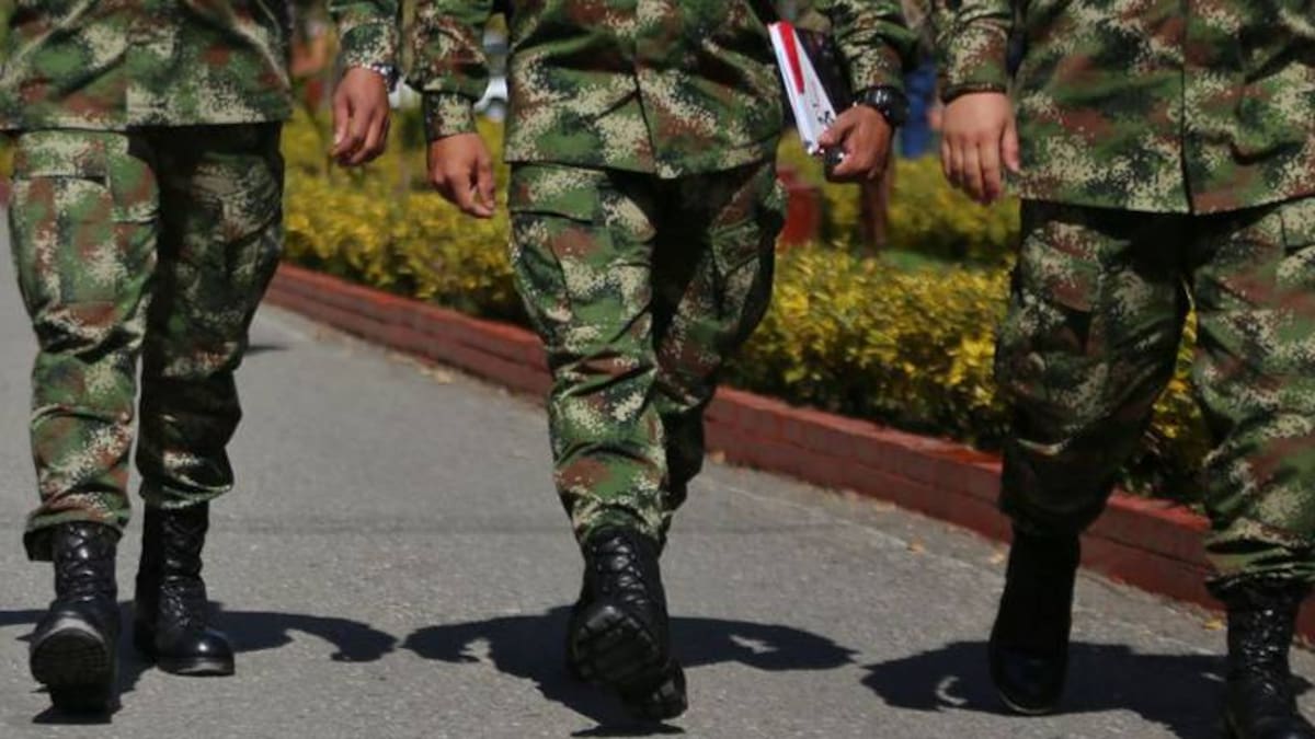 MinDefensa ordena el retiro de 17 coroneles del Ejército: este es el listado