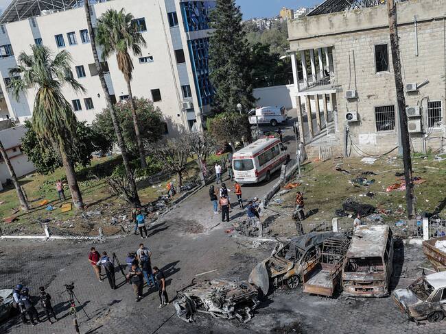 Gaza (---), 18/10/2023.- The scene at Al Ahli hospital in Gaza 18 October 2023 following Tuesday's blast after the building was hit by an air strike. According to Palestinian authorities in Gaza hundreds of people have been killed in an airstrike to the hospital in Gaza on 17 October. Israel has denied responsibility and said a Hamas rocket misfire caused the blast. More than 3,000 Palestinians and 1,400 Israelis have been killed according to the Israel Defense Forces (IDF) and the Palestinian Health authority since Hamas militants launched an attack against Israel from the Gaza Strip on 07 October. Israel has warned all citizens of the Gaza Strip to move to the south ahead of an expected invasion. EFE/EPA/MOHAMMED SABER